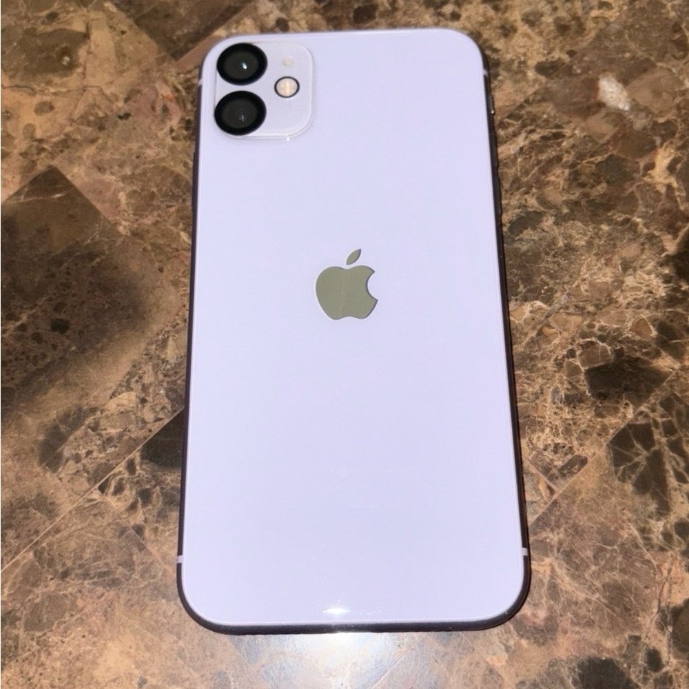 Apple iPhone 11 Unlocked - 64GB - Purple